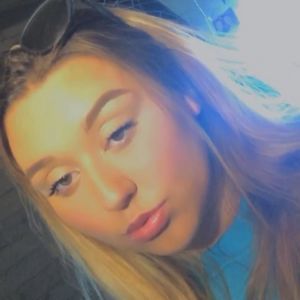 Meet your Posher, Hana rose